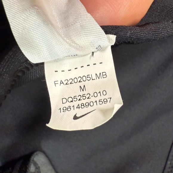 NIKE PRO SWOOSH DRI FIT MEDIUM SUPPORT TRAINING BRA BLACK - Picture 3 of 3